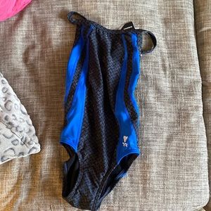 TYR swim team swimsuit NEW